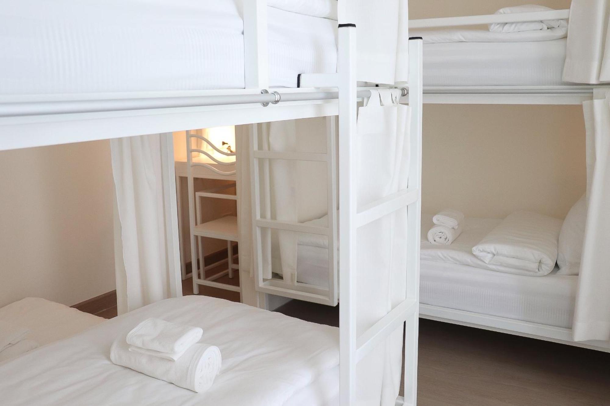 Rest Poshtel Hotel 3*